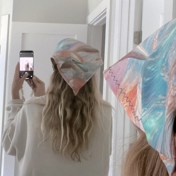 Dolphin Headscarf - Picture 2 of 2